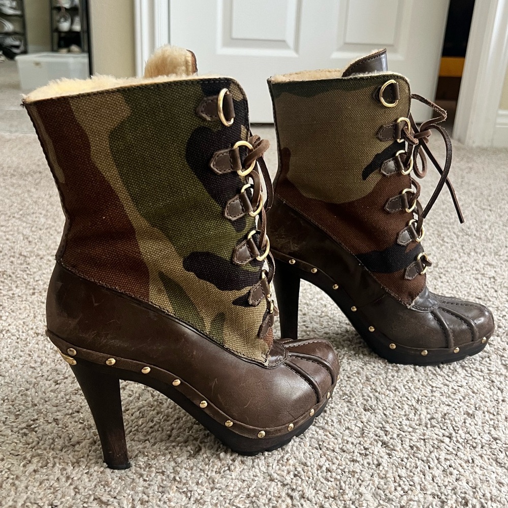 Michael kors Camouflage canvas heeled boots size 9